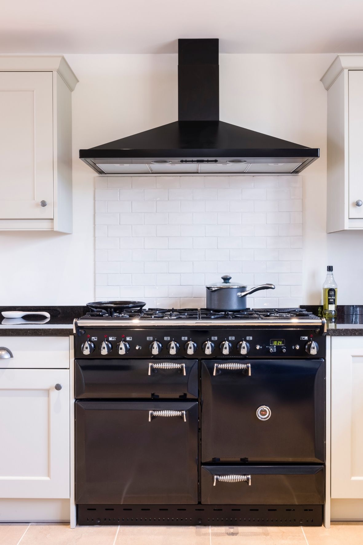 Travaux de dépose et démontage d’éléments de cuisine dans un espace résidentiel en rénovation  à Drummondville